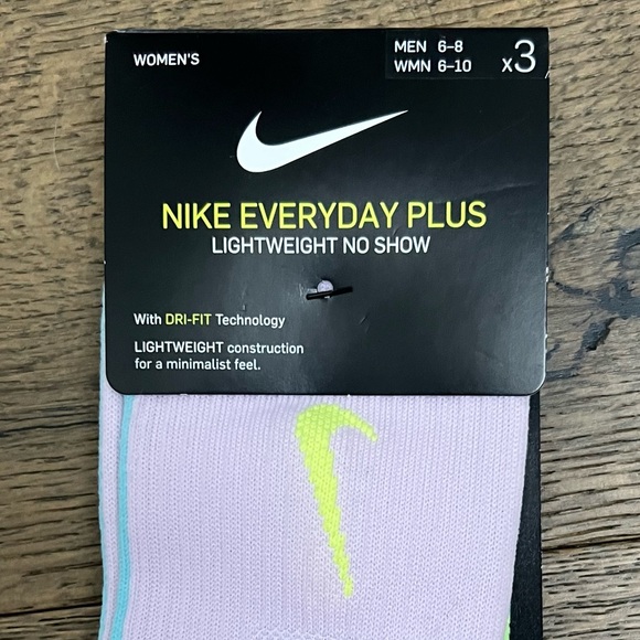 Nike Women's Everyday Plus Lightweight No-Show Socks 3 Pack - Picture 2 of 6